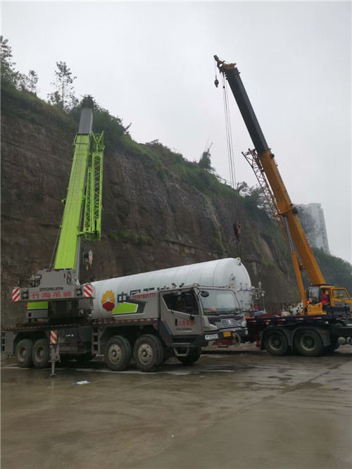 桐梓县“不怕风雨冻”—— 吊车的 “恶劣环境适应” 技术